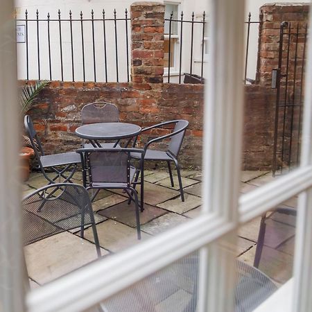 The Mitchell Villa York Bagian luar foto