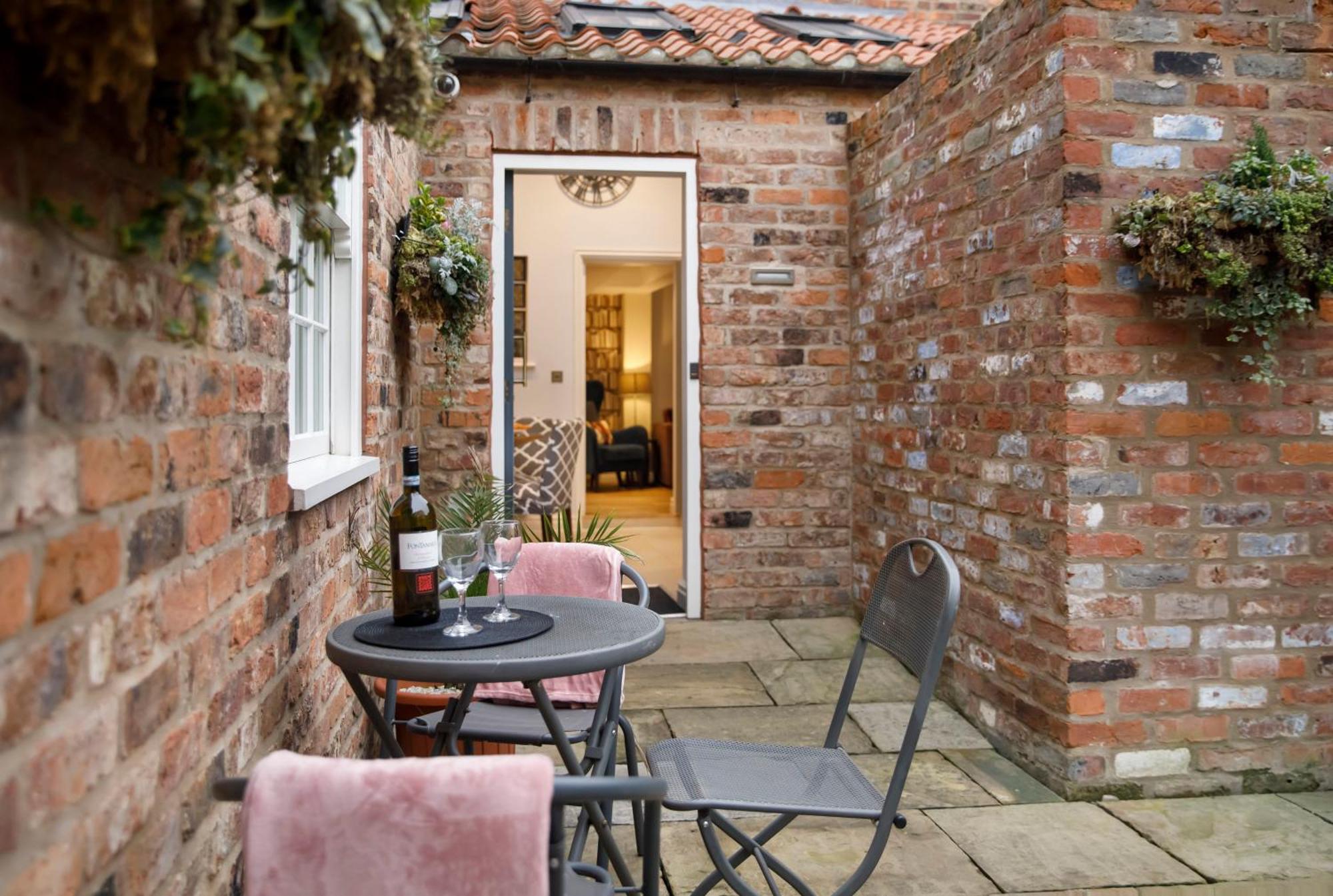 The Mitchell Villa York Bagian luar foto
